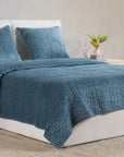 Bari - Velvet Quilt Set