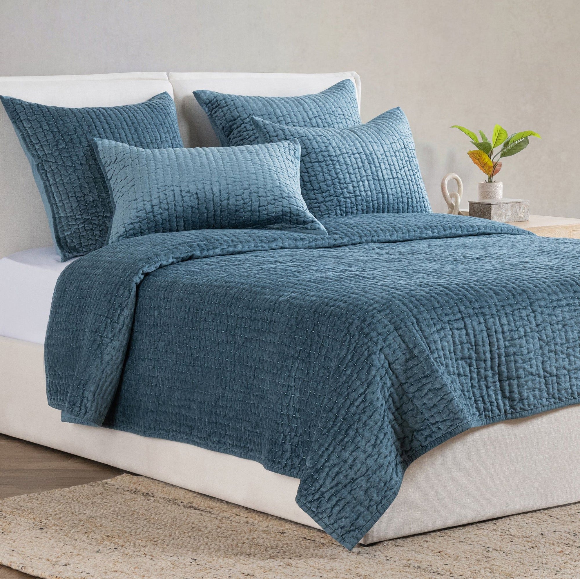 Bari - Velvet Quilt