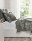 Bari - Velvet Quilt Set