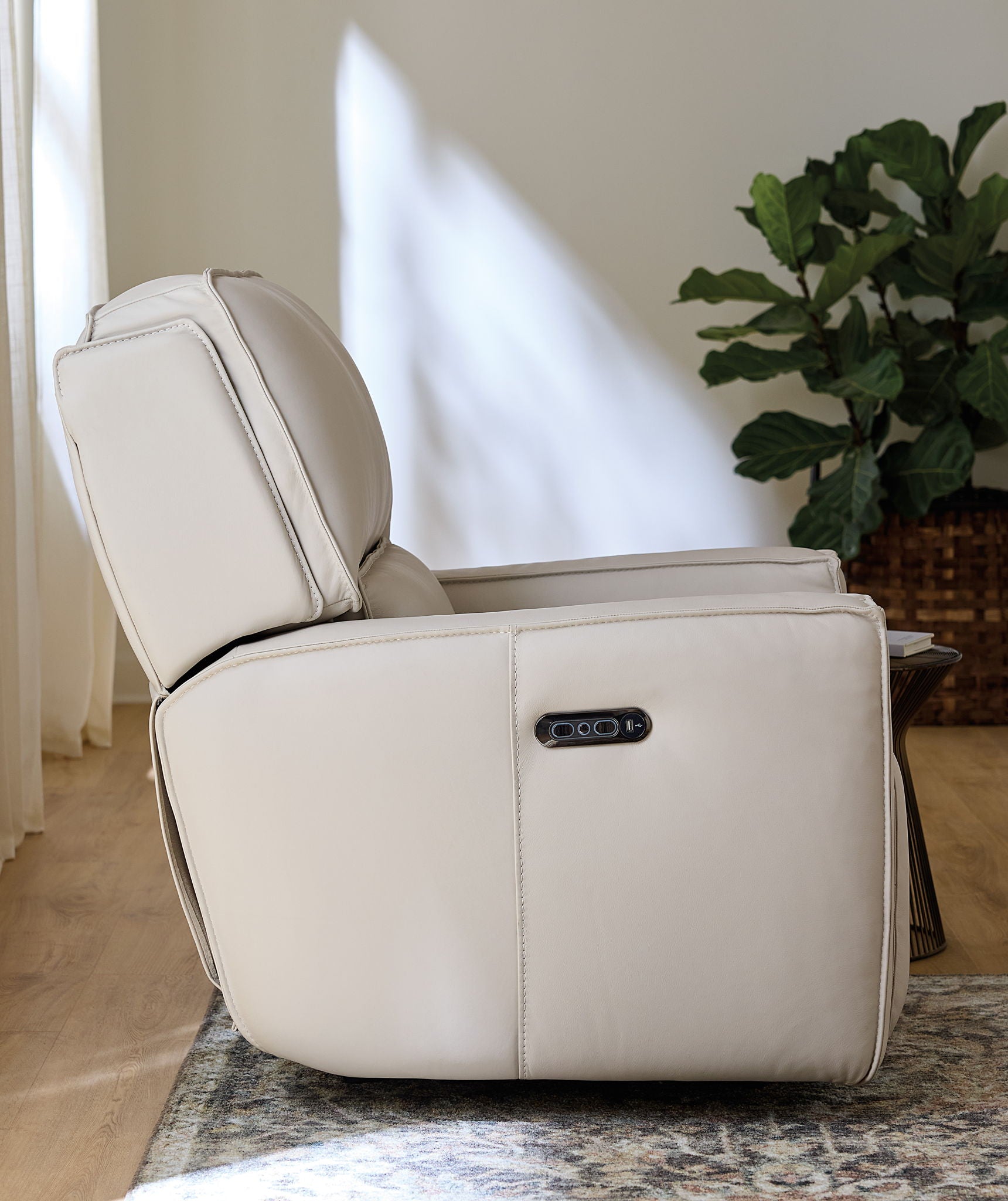 MS - Miles Zero Gravity Power Recliner With Power Headrest