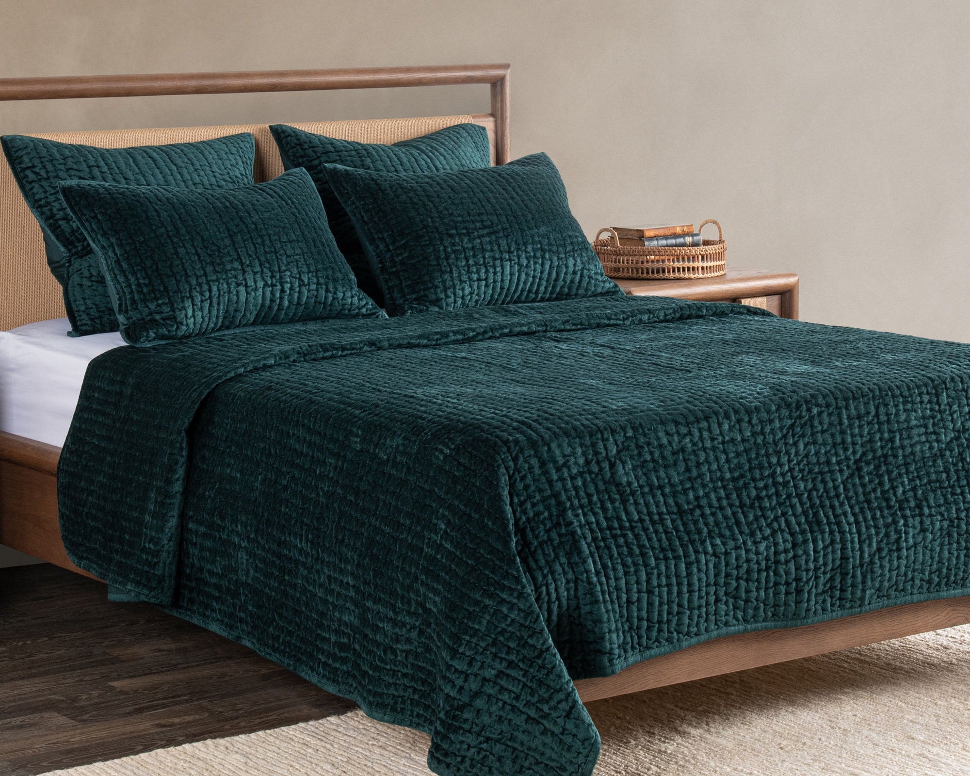 Bari - Velvet Quilt