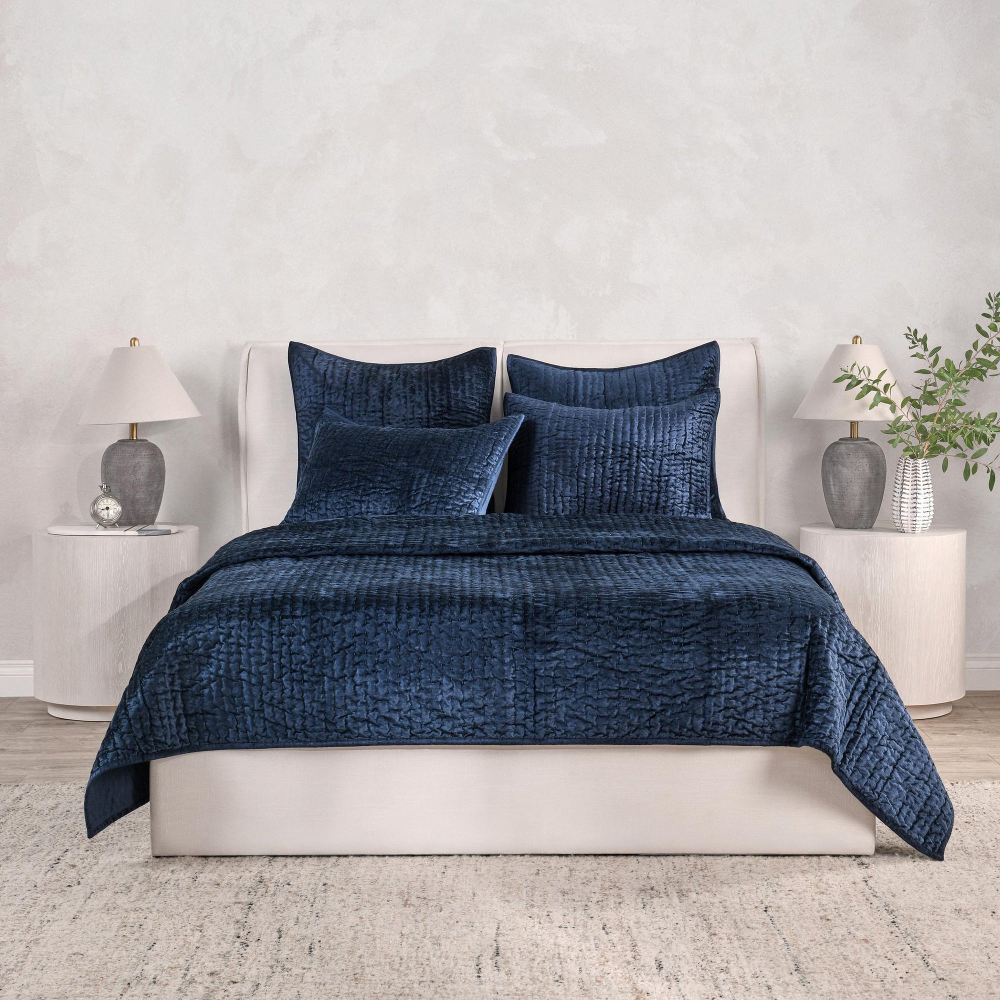 Bari - Velvet Quilt