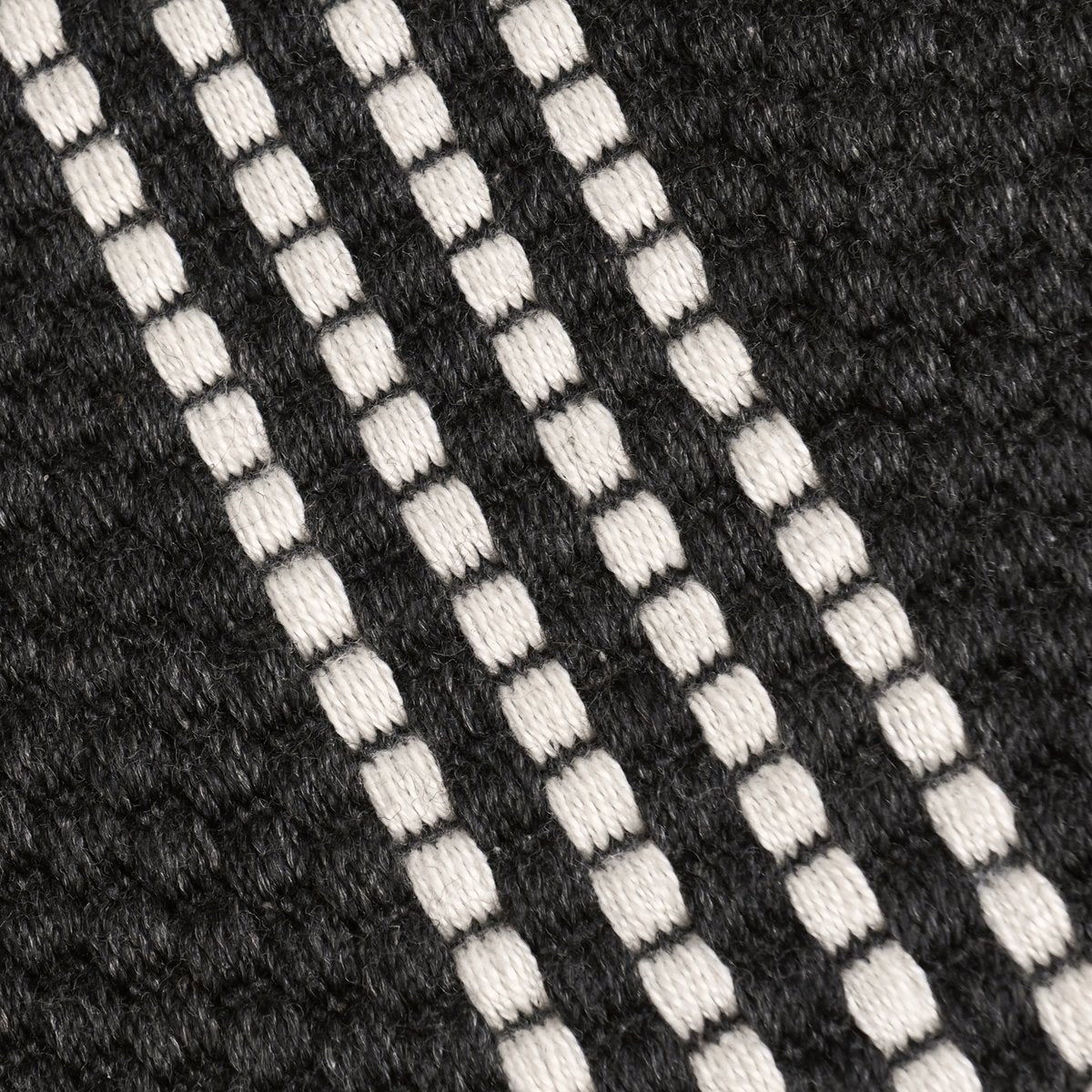 Performance Sorrento Stripe - Rug 2.6&#39; x 8&#39;