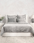 Bari - Velvet Quilt Set